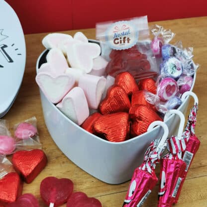 Coffret Cadeau St Valentin : Boîte en coeur "Always in my heart " remplie de bonbons - Blanche – Image 3