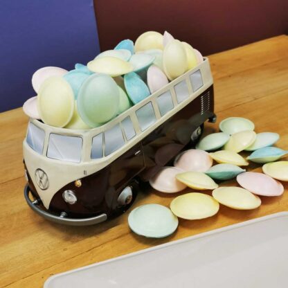 Coffret bonbon Volkswagen Combi en métal rempli de soucoupe (x40) – Image 7